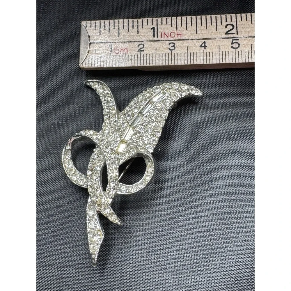 Silver Tone Leaf Foliate Clear Rhinestone Baguette Brooch Pin